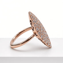 Carica l'immagine nel visualizzatore di Gallery, Anello Marquise in Oro Rosa 9 Carati con Diamanti Lab Grown - Rosso Veneziano Gioielli