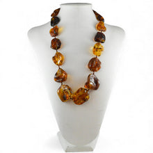 Carica l'immagine nel visualizzatore di Gallery, Collana in ambra naturale a ciottoli irregolari - Rosso Veneziano Gioielli