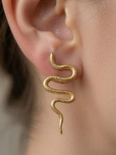 Carica l'immagine nel visualizzatore di Gallery, Orecchini Serpente in Bronzo Dorato – Rosso Veneziano Gioielli
