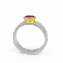 Carica l'immagine nel visualizzatore di Gallery, Anello in argento bicolor con tormalina colorata - Rosso Veneziano Gioielli