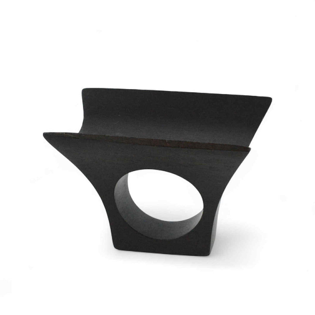 Anello donna rettangolare in ebano - Rosso Veneziano Gioielli