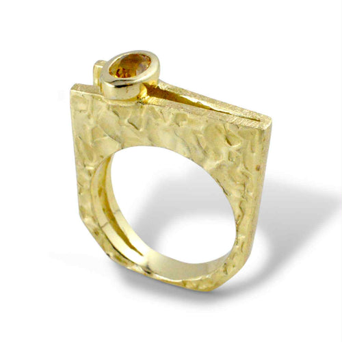 Anello donna carrè in argento dorato martellato con quarzo citrino