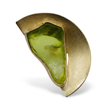 Carica l'immagine nel visualizzatore di Gallery, Anello in Bronzo Dorato con Resina Verde – Rosso Veneziano

