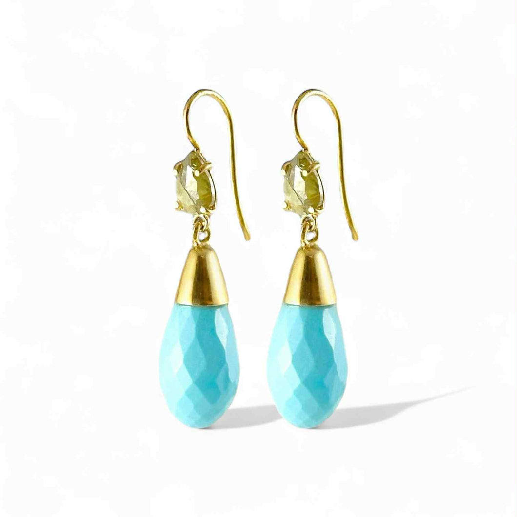 Orecchini a goccia in oro giallo con gocce di turchese e diamanti fancy