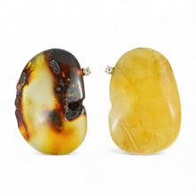 Carica l'immagine nel visualizzatore di Gallery, Orecchini artigianali in ambra cabochon con diamanti Lab - Rosso Veneziano Gioielli
