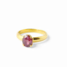 Carica l'immagine nel visualizzatore di Gallery, Anello in argento dorato con tormalina rosa - Rosso Veneziano Gioielli
