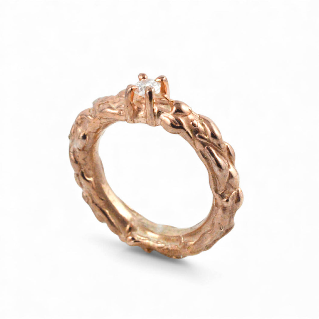 Anello martellato in argento rosa e oro con diamante Lab Grown – Rosso Veneziano Gioielli