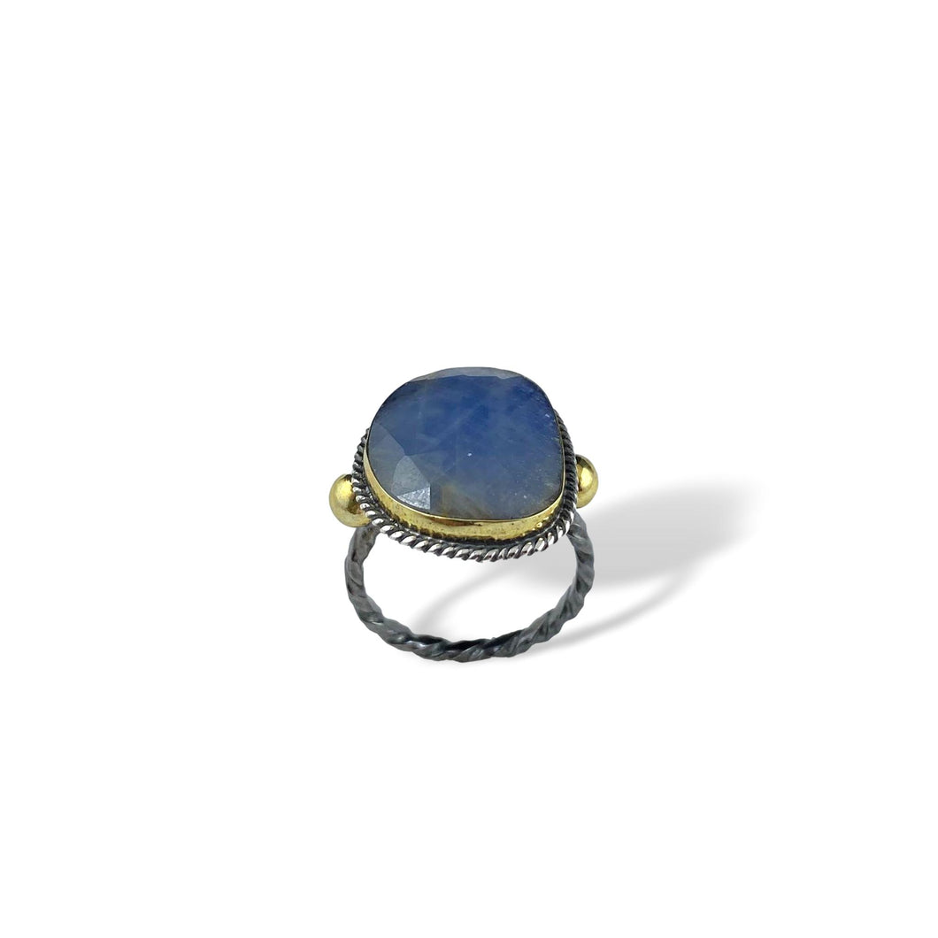 Anello da donna con zaffiri multicolor