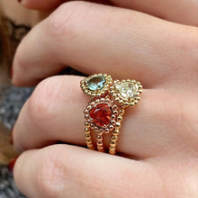 Carica l&#39;immagine nel visualizzatore di Gallery, Anello cuore con diamante fancy
